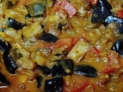 Salsa de curry de verduras vegano