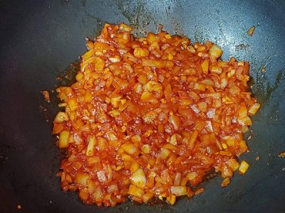 Estofado de berenjenas con tomate y garbanzos