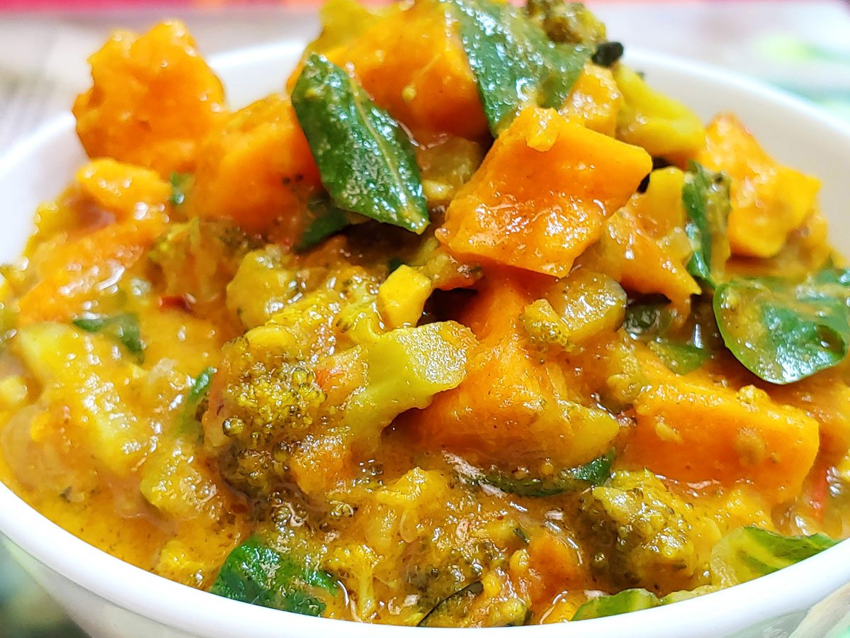 ▷ Receta vegana de curry de vegetales con leche de coco