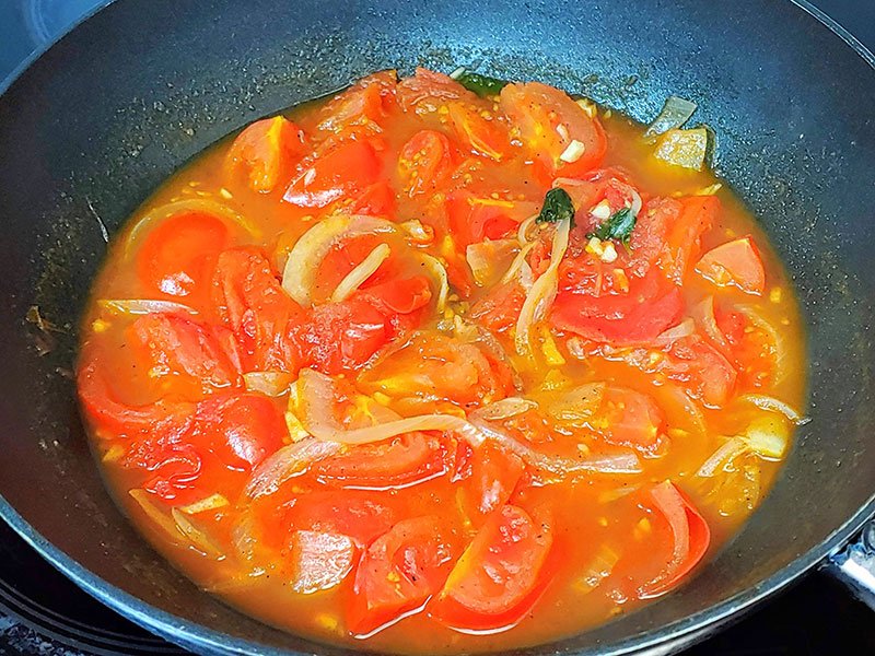 Sopa de tomate y albahaca preparar