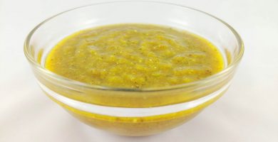 Receta de salsa pesto vegano con albahaca